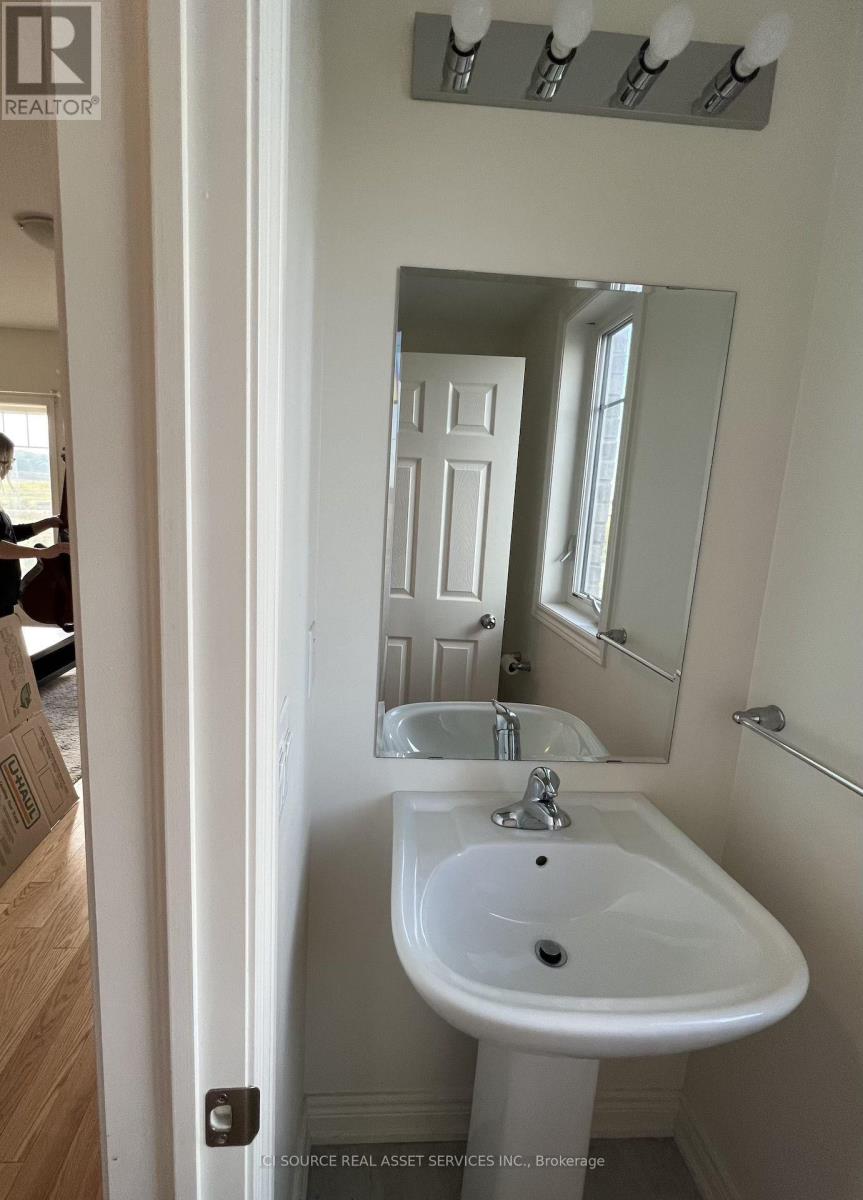 3836 Tufgar Crescent, Burlington (Alton), Ontario  L7M 1P8 - Photo 10 - W12847502