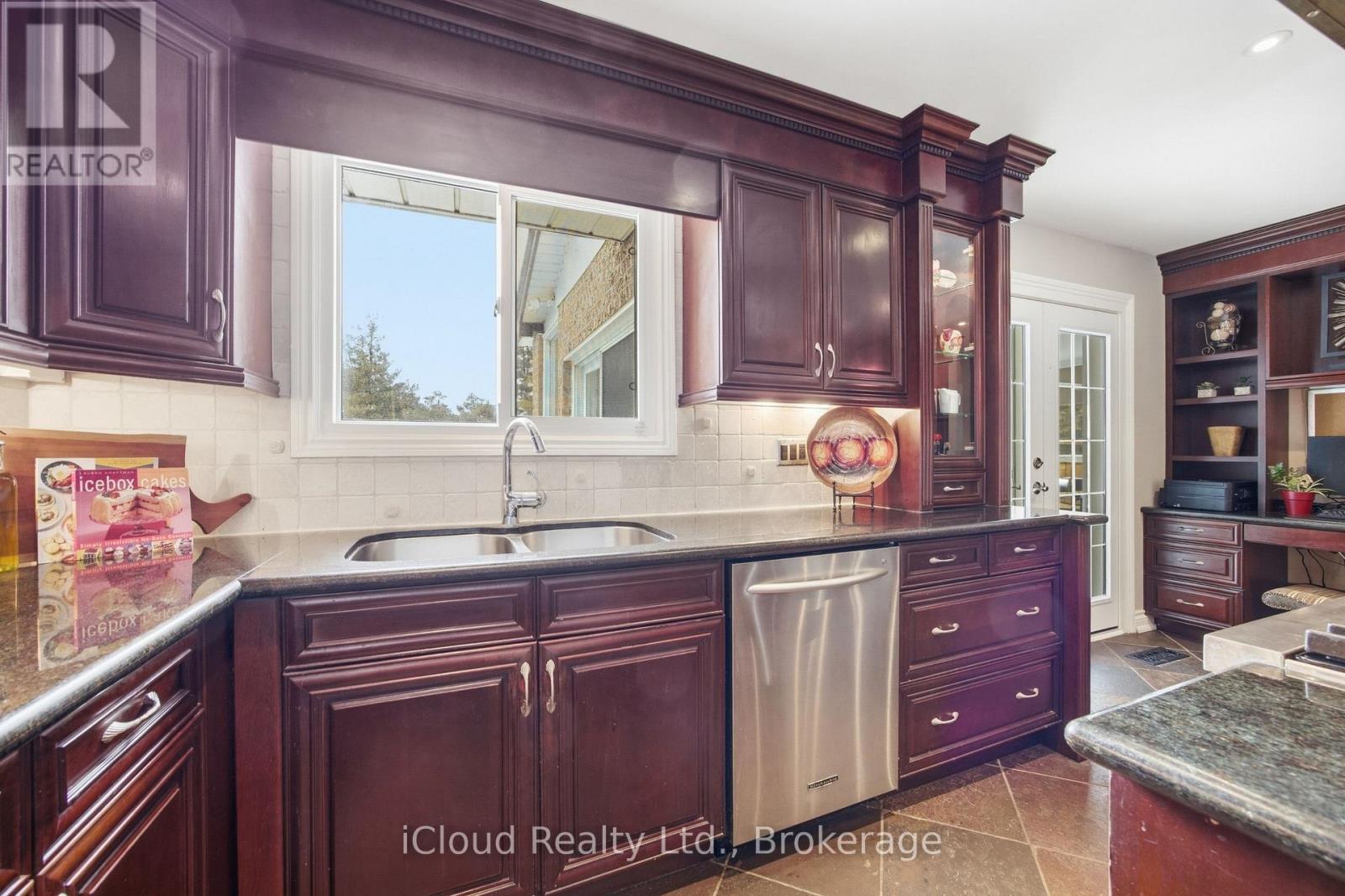 19982 Kennedy Road, Caledon, Ontario  L7K 1Y3 - Photo 8 - W12847508