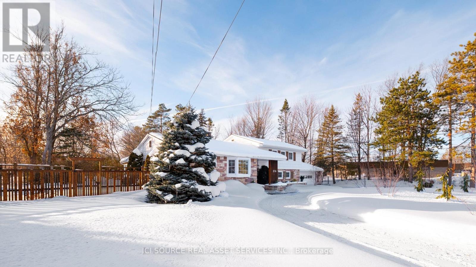 216 Brockville Street, Smiths Falls, Ontario  K7A 3Z4 - Photo 2 - X12847464