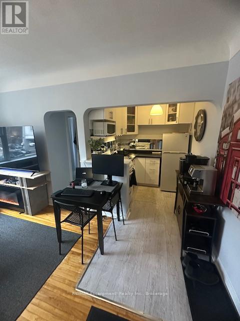 305 - 60 Robinson Street, Hamilton, Ontario  L8P 1Y9 - Photo 4 - X12805426