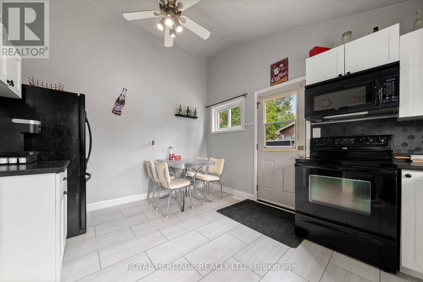 32 Glen Road, Belleville (Belleville Ward), Ontario  K8P 4G1 - Photo 11 - X12847558