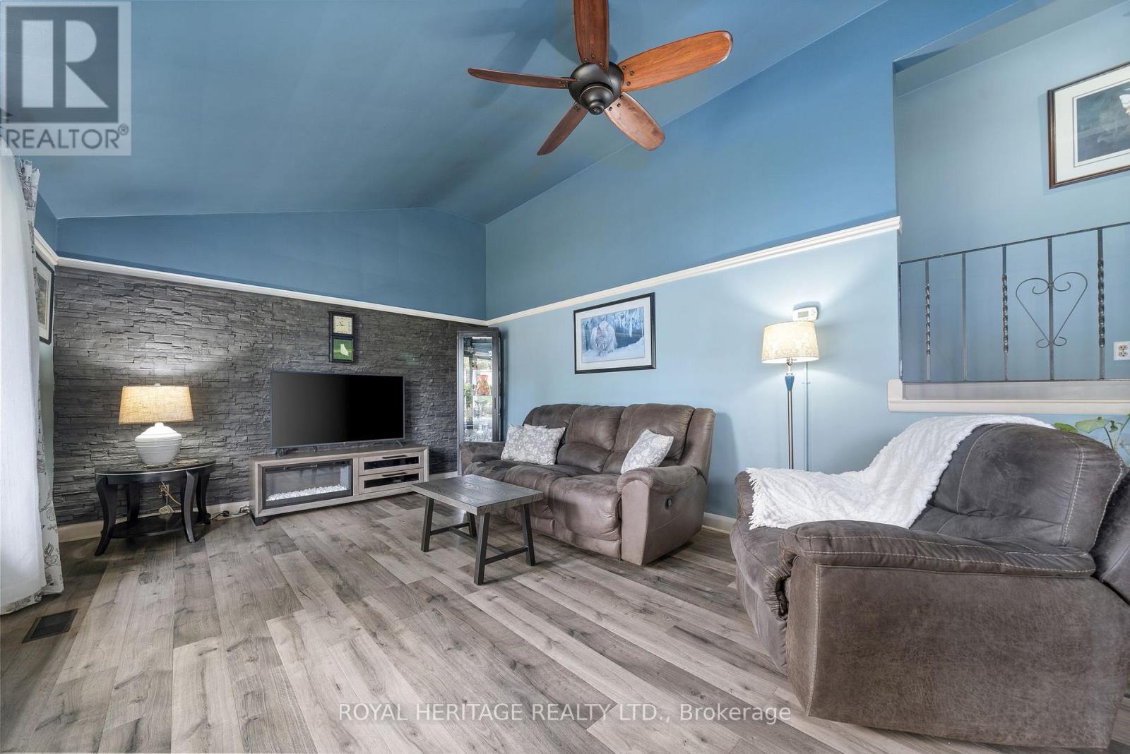 32 Glen Road, Belleville (Belleville Ward), Ontario  K8P 4G1 - Photo 16 - X12847558