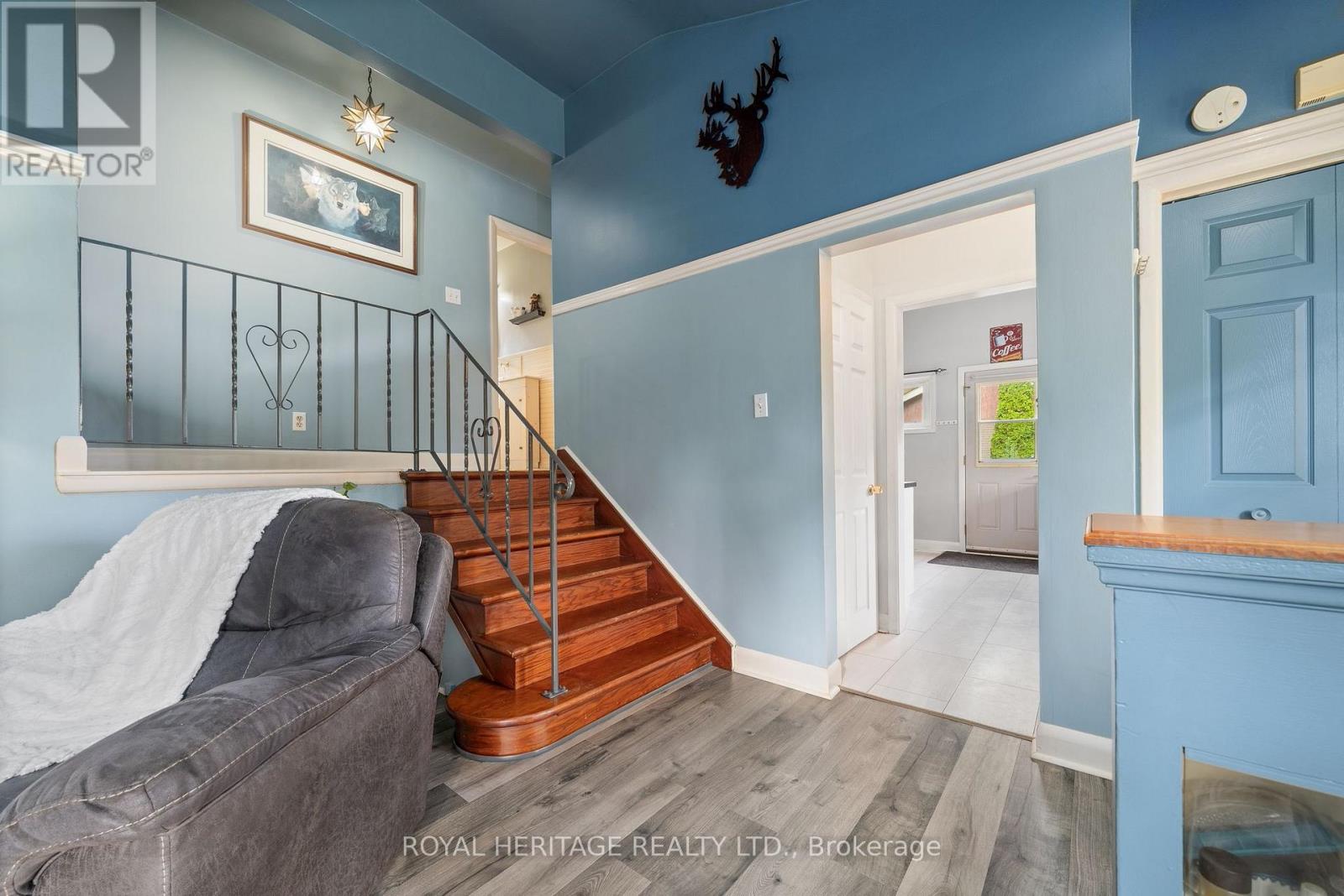 32 Glen Road, Belleville (Belleville Ward), Ontario  K8P 4G1 - Photo 17 - X12847558