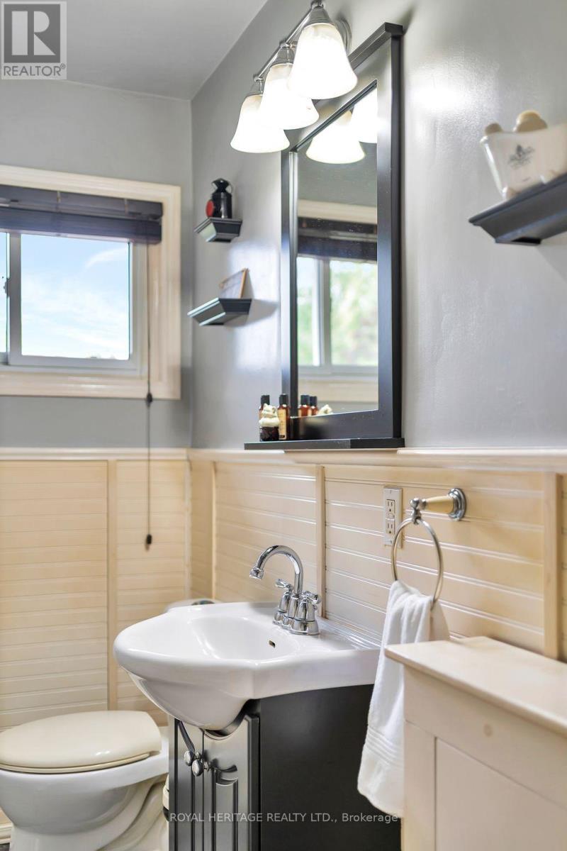 32 Glen Road, Belleville (Belleville Ward), Ontario  K8P 4G1 - Photo 21 - X12847558