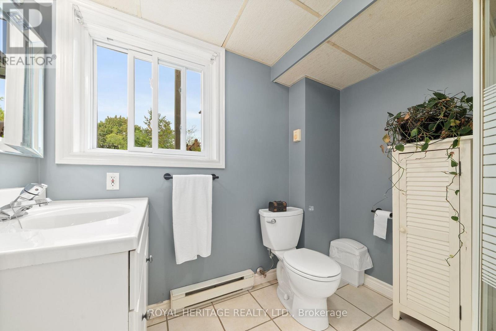 32 Glen Road, Belleville (Belleville Ward), Ontario  K8P 4G1 - Photo 30 - X12847558