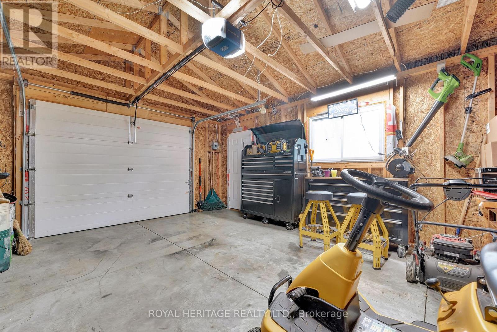 32 Glen Road, Belleville (Belleville Ward), Ontario  K8P 4G1 - Photo 33 - X12847558