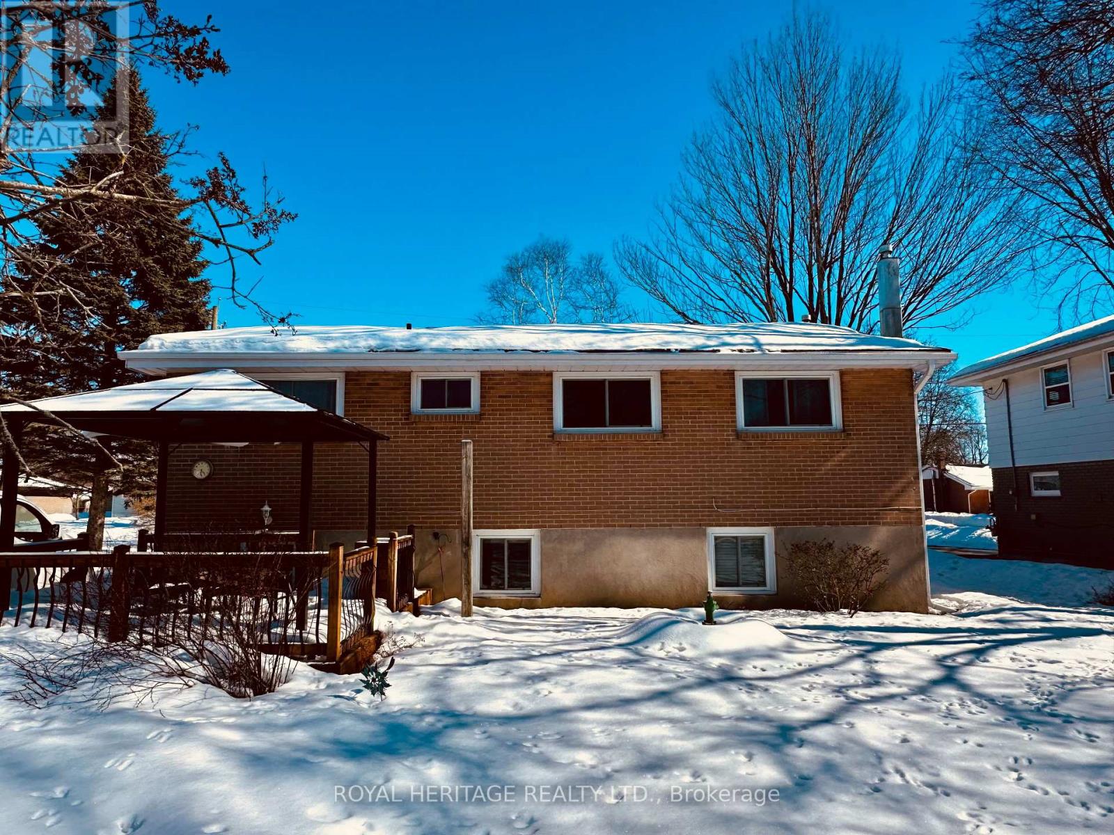 32 Glen Road, Belleville (Belleville Ward), Ontario  K8P 4G1 - Photo 5 - X12847558