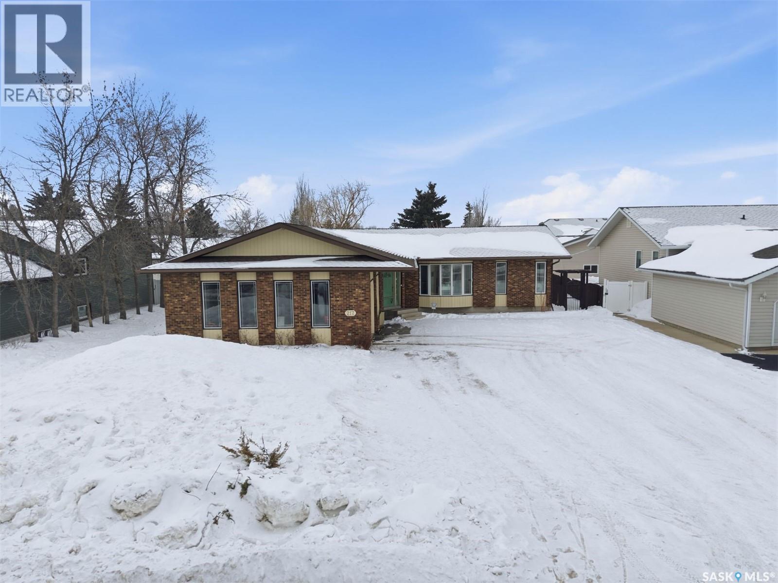 217 13th Avenue E, Watrous, Saskatchewan  S0K 4T0 - Photo 2 - SK029760