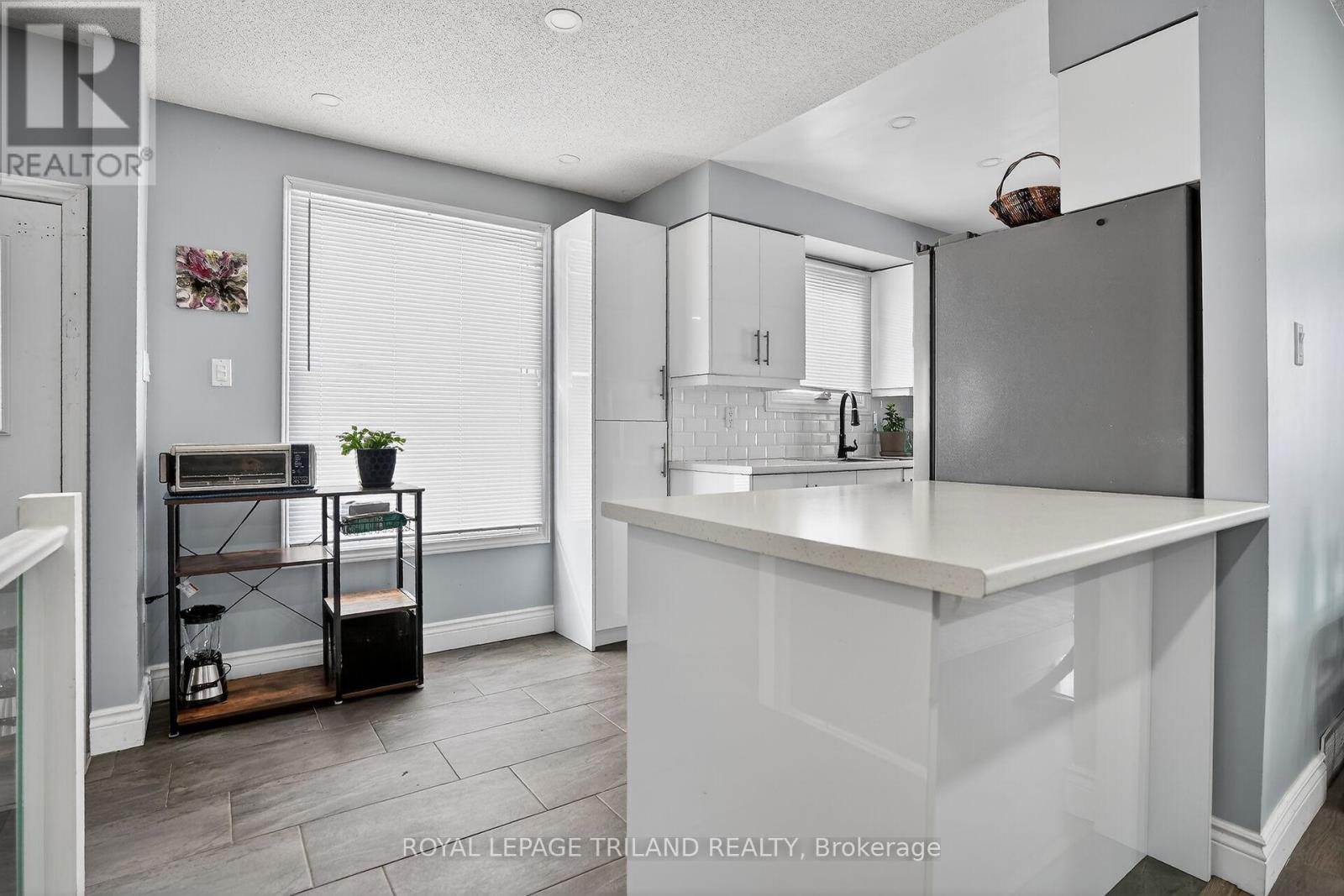 328 Conway Drive, London South, Ontario  N6E 3J9 - Photo 12 - X12847562