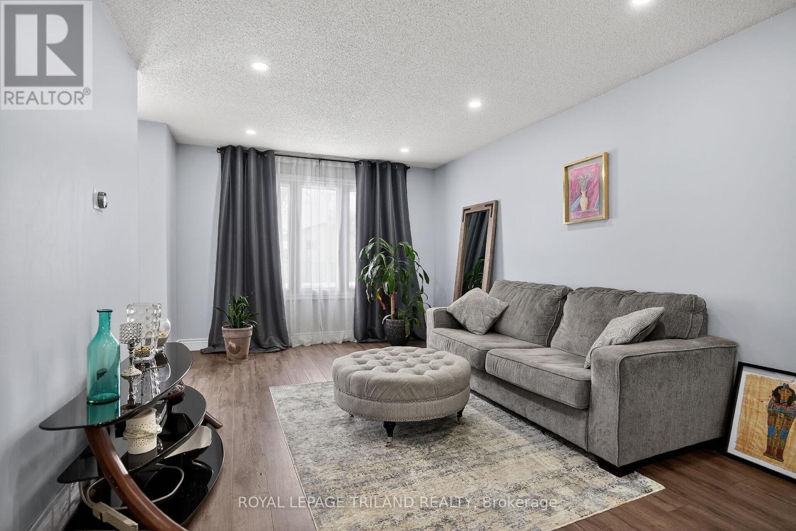 328 Conway Drive, London South, Ontario  N6E 3J9 - Photo 3 - X12847562