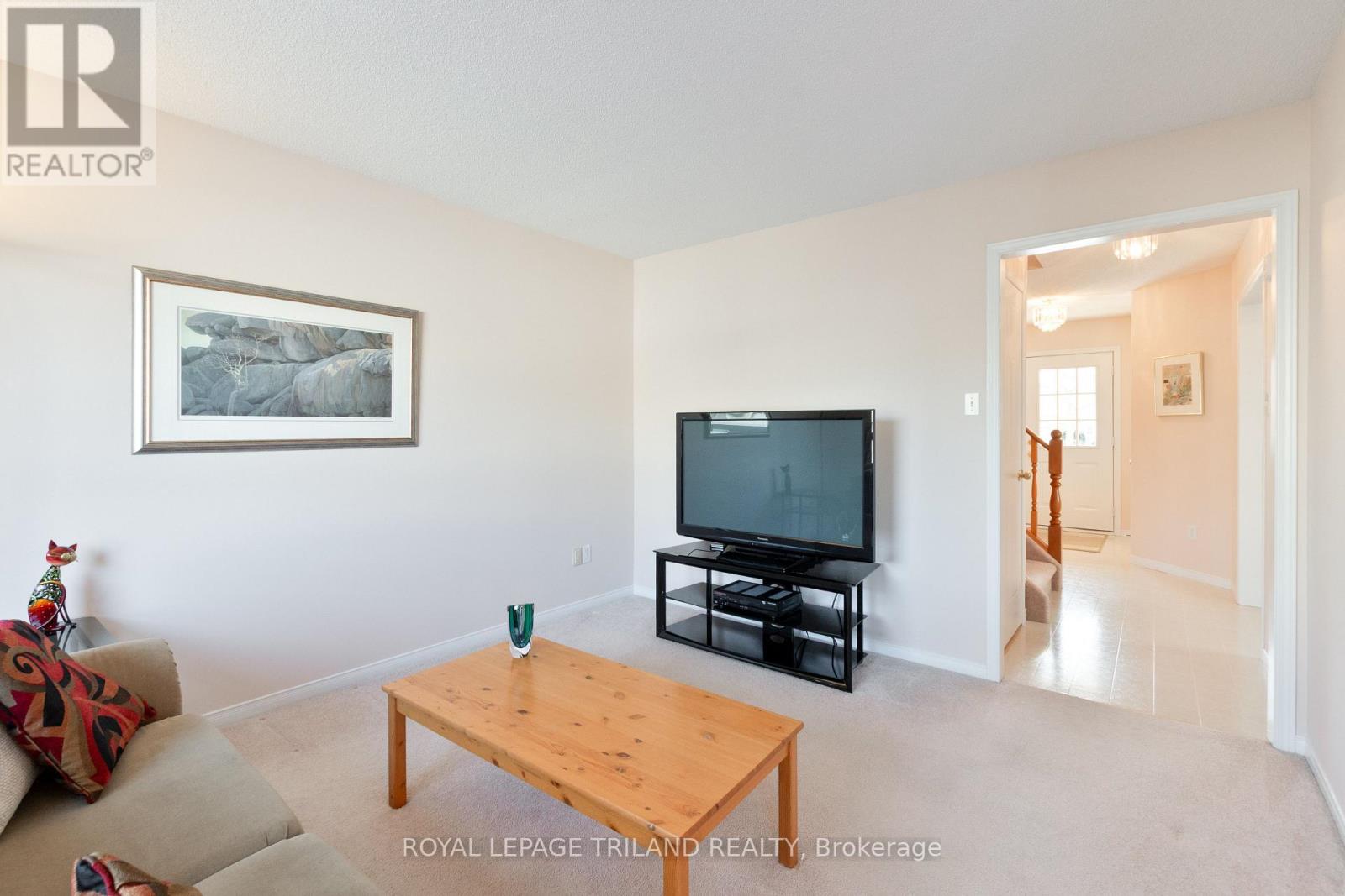 90 Roman Crescent, London East, Ontario  N5V 4W3 - Photo 18 - X12847582