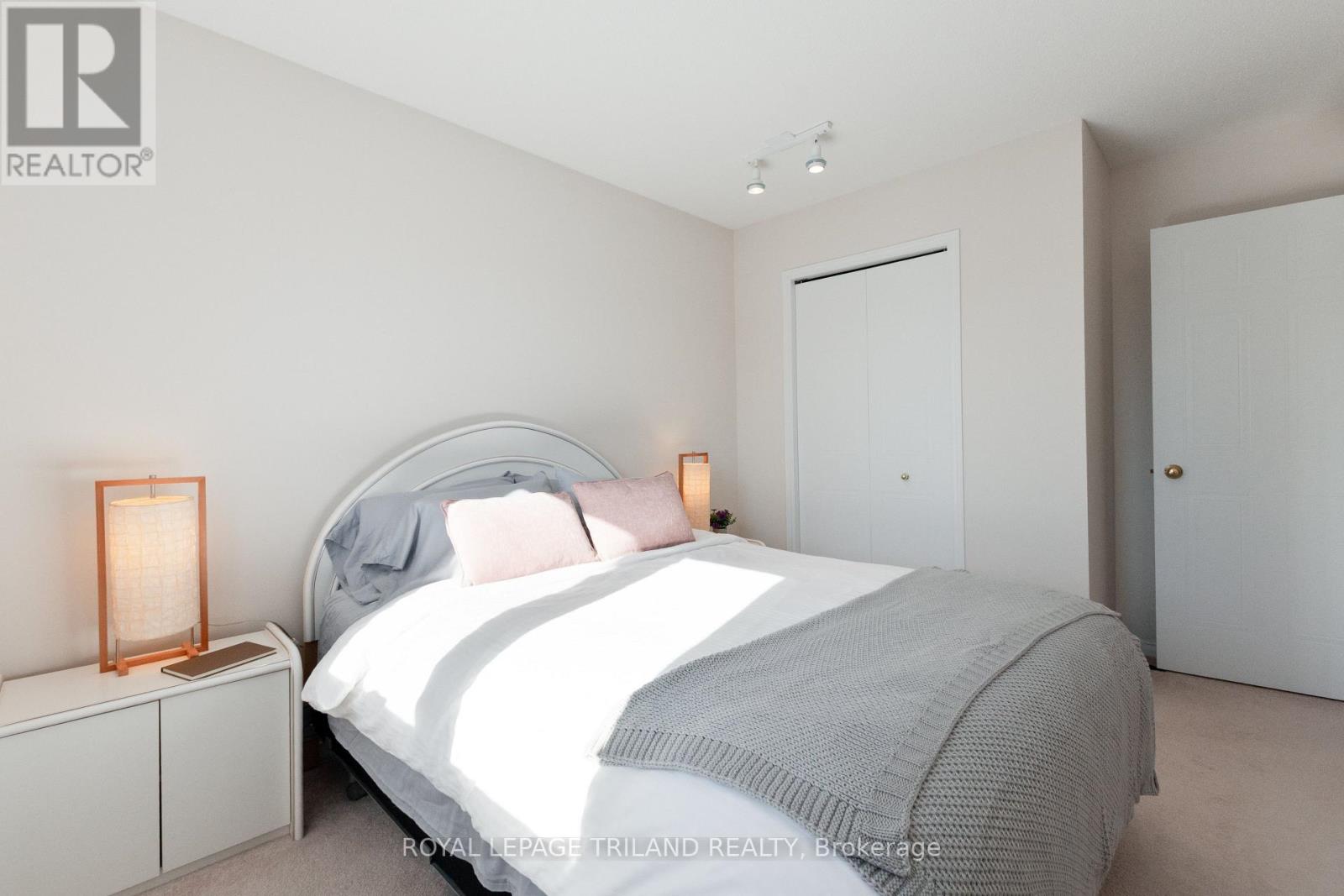 90 Roman Crescent, London East, Ontario  N5V 4W3 - Photo 32 - X12847582