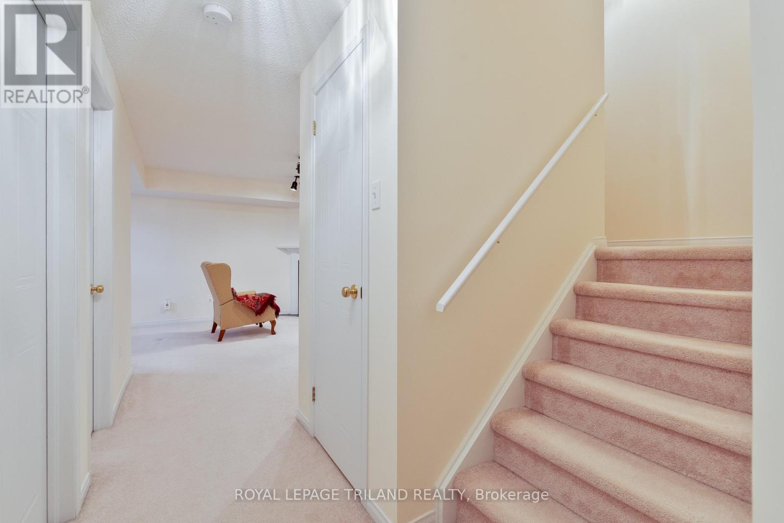 90 Roman Crescent, London East, Ontario  N5V 4W3 - Photo 33 - X12847582