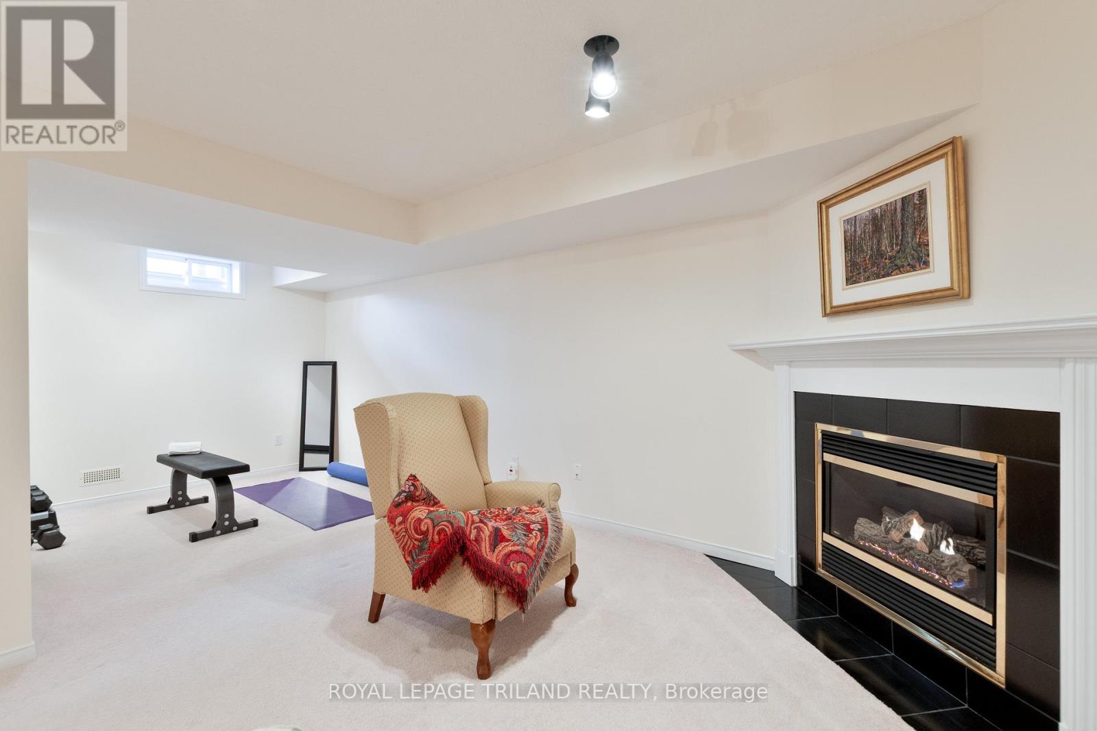 90 Roman Crescent, London East, Ontario  N5V 4W3 - Photo 35 - X12847582