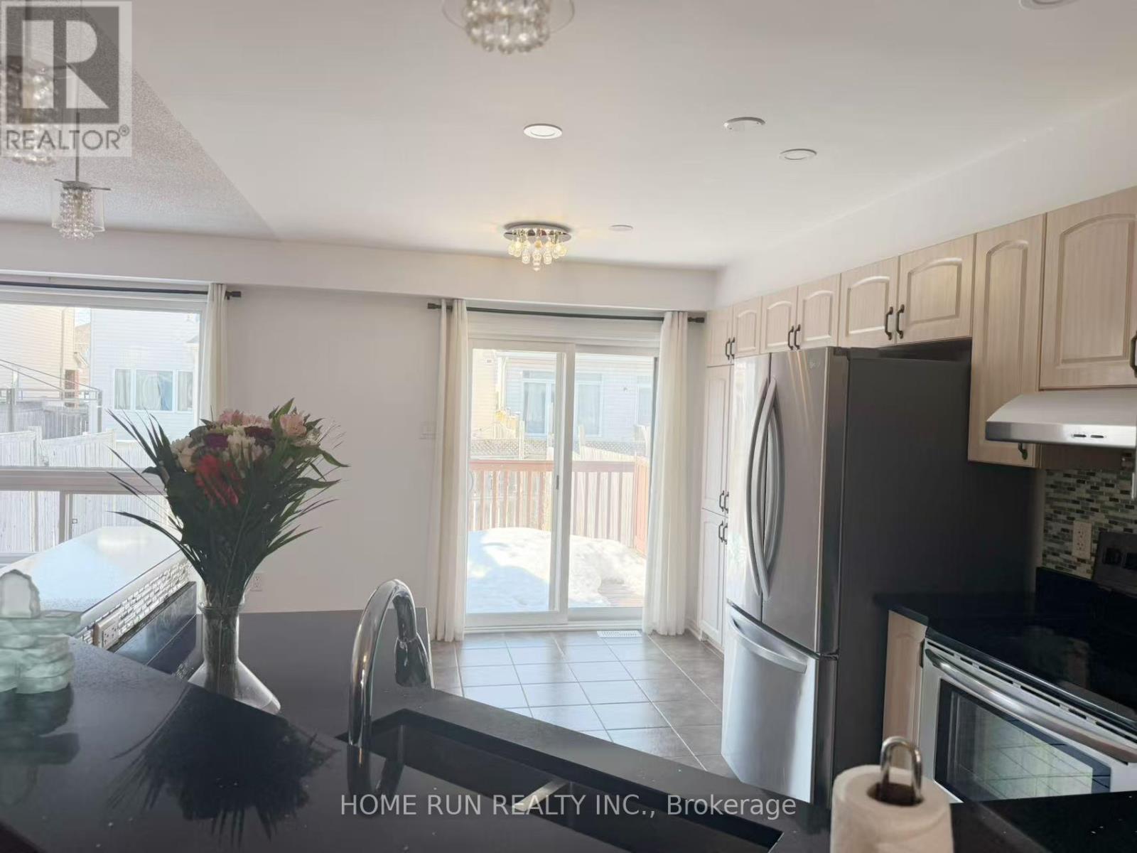 330 Applecross Crescent, Ottawa, Ontario  K2K 0C4 - Photo 14 - X12847564