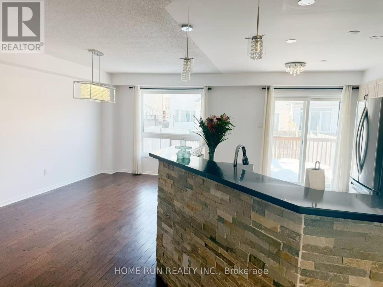 330 Applecross Crescent, Ottawa, Ontario  K2K 0C4 - Photo 15 - X12847564