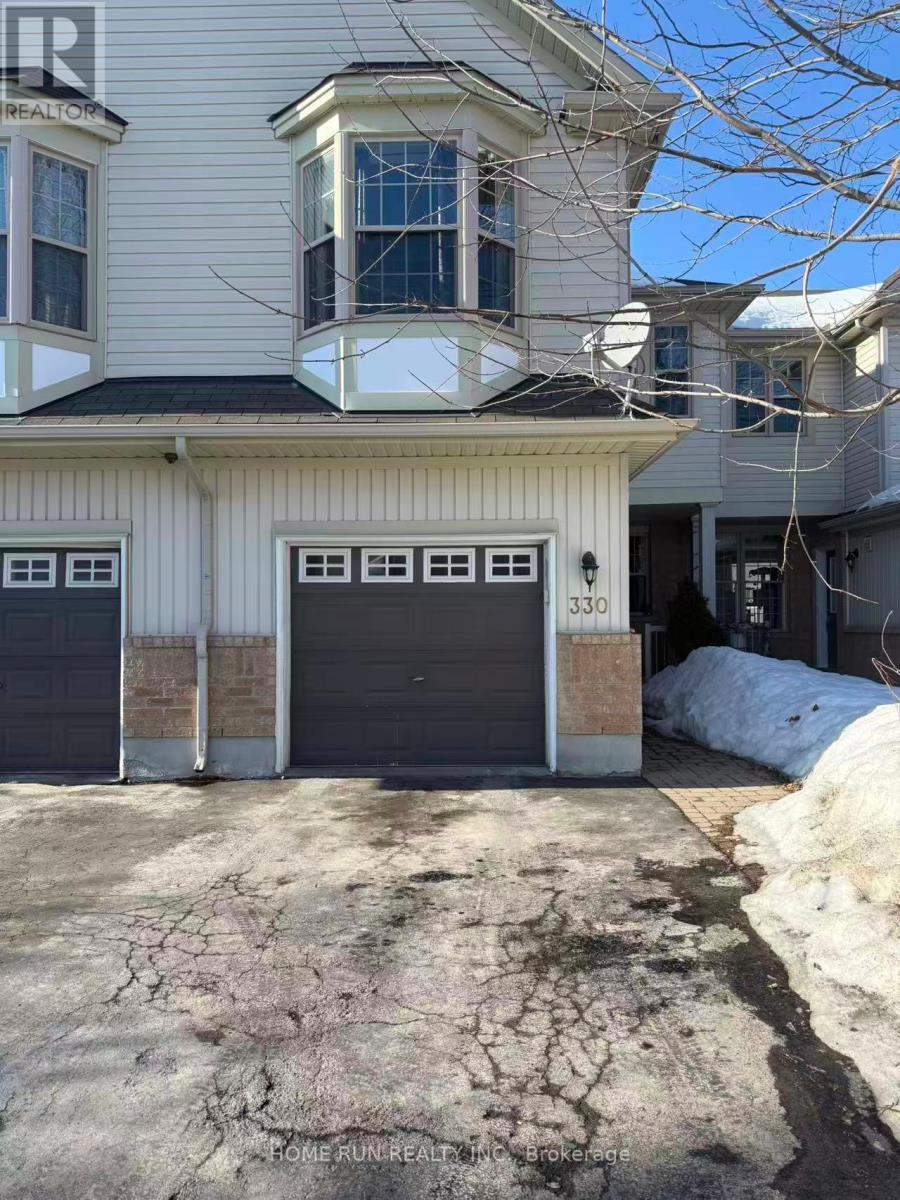 330 Applecross Crescent, Ottawa, Ontario  K2K 0C4 - Photo 2 - X12847564