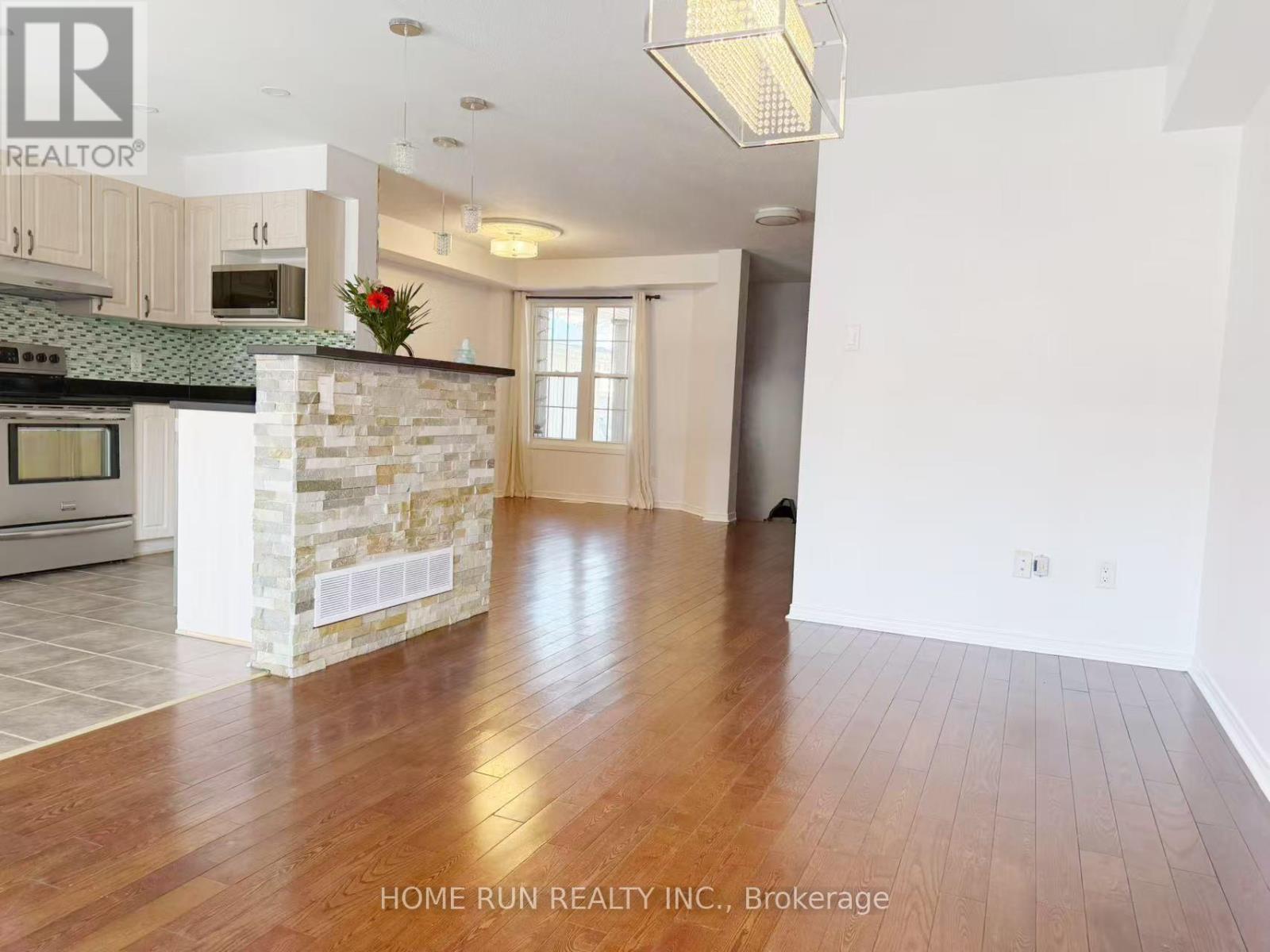 330 Applecross Crescent, Ottawa, Ontario  K2K 0C4 - Photo 8 - X12847564