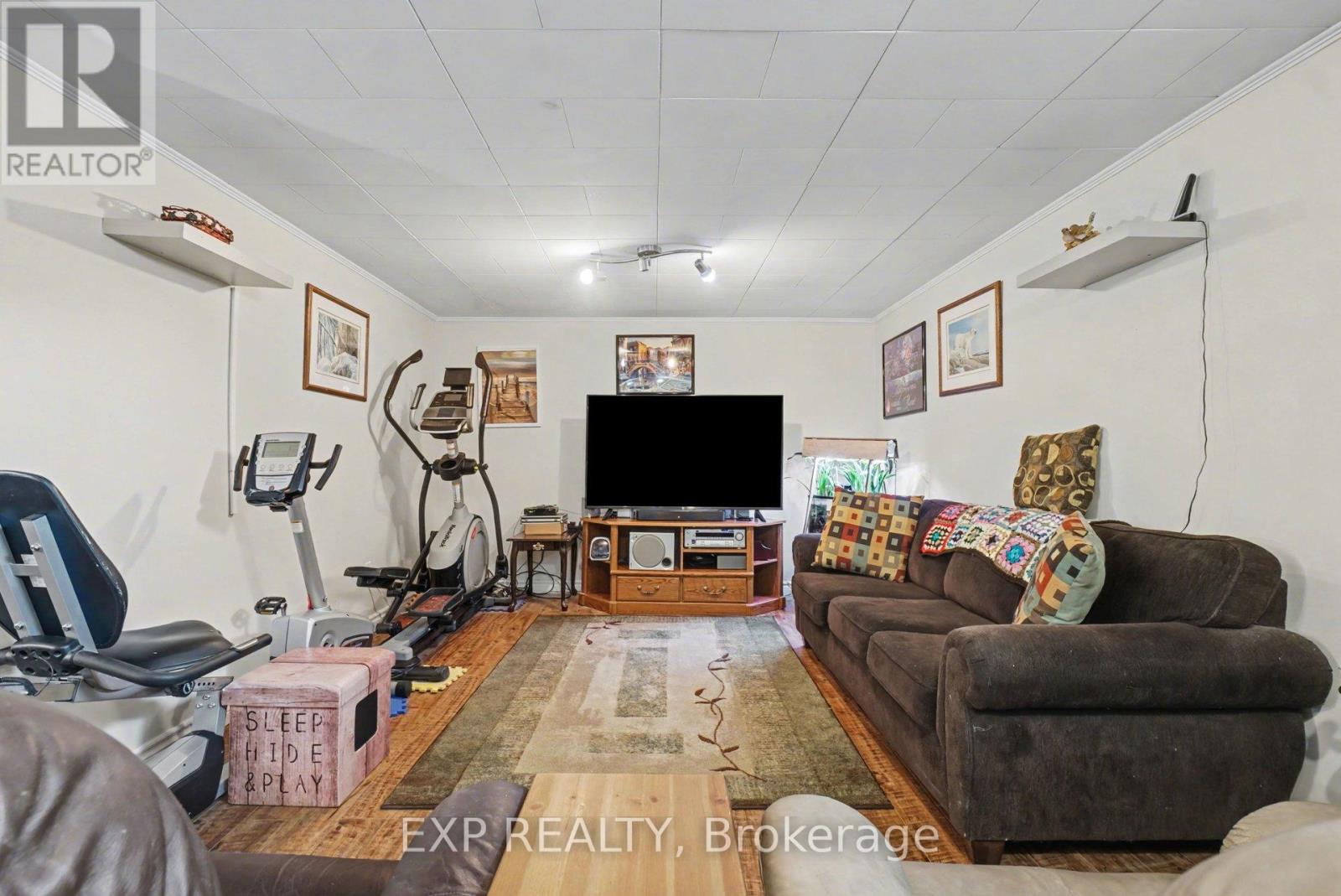 381 Dominion Street S, North Glengarry, Ontario  K0C 1A0 - Photo 11 - X12847566