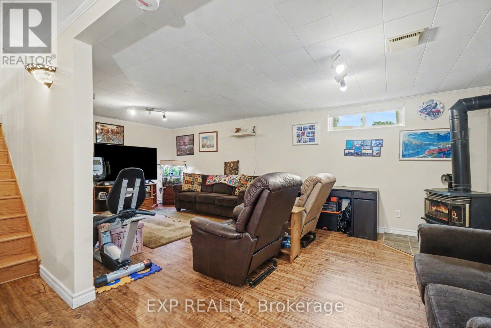 381 Dominion Street S, North Glengarry, Ontario  K0C 1A0 - Photo 12 - X12847566