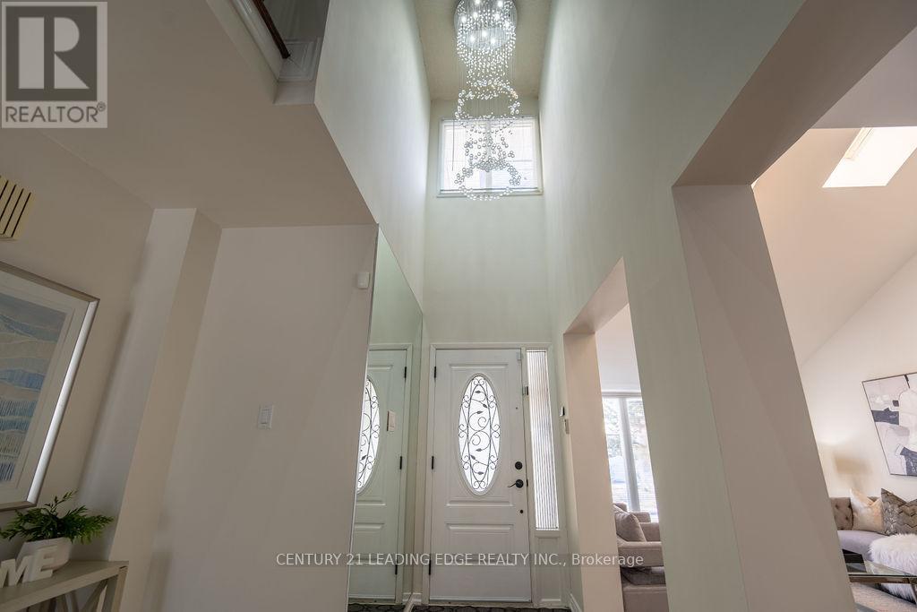 38 Hetherington Crescent, Vaughan, Ontario  L4J 2M2 - Photo 5 - N12845678