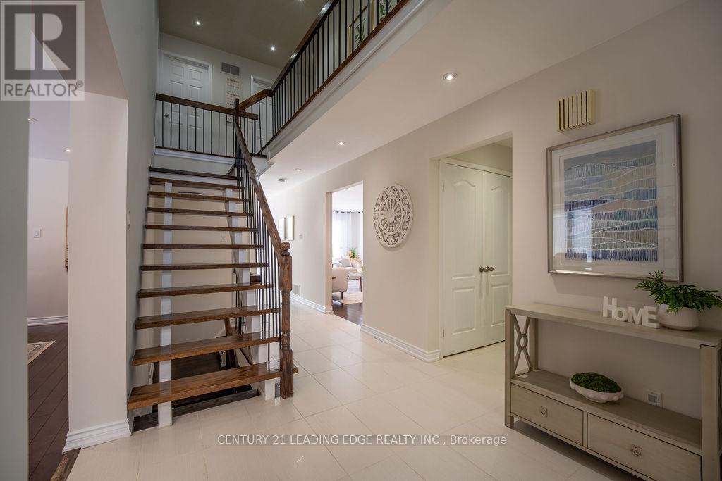 38 Hetherington Crescent, Vaughan, Ontario  L4J 2M2 - Photo 6 - N12845678