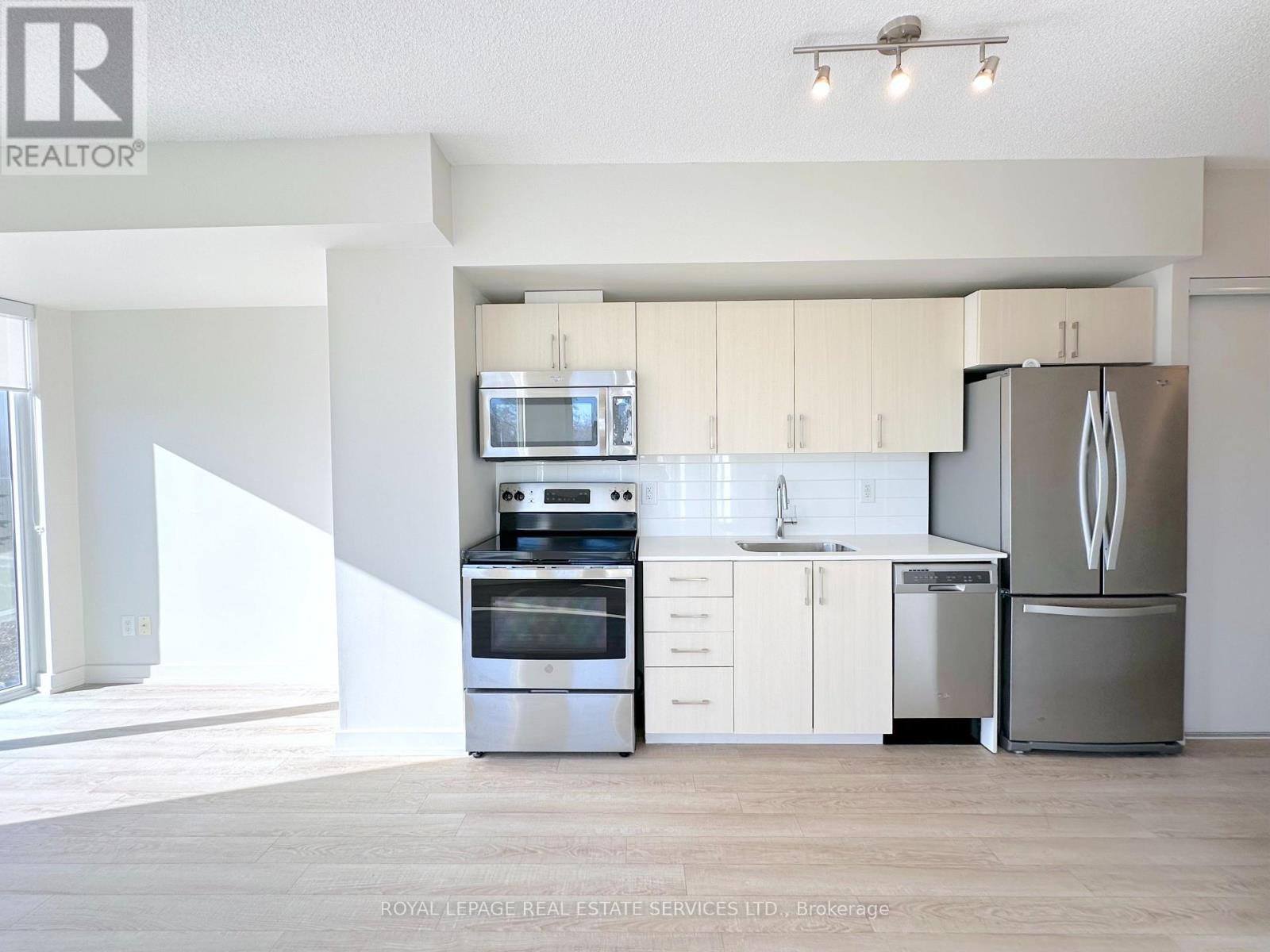 411 - 763 Woodbine Avenue, Toronto, Ontario  M4E 2J4 - Photo 7 - E12847538