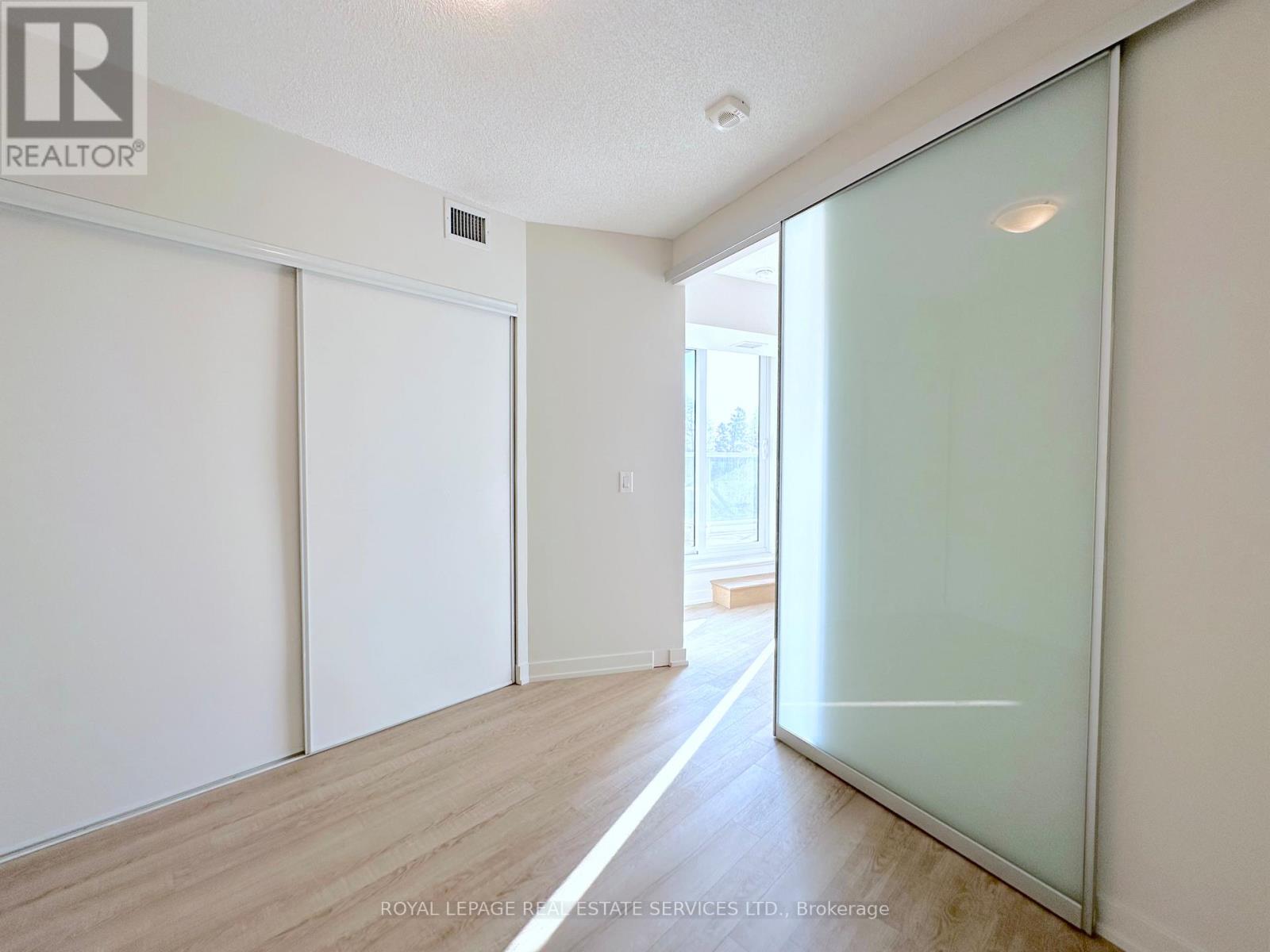 411 - 763 Woodbine Avenue, Toronto, Ontario  M4E 2J4 - Photo 8 - E12847538