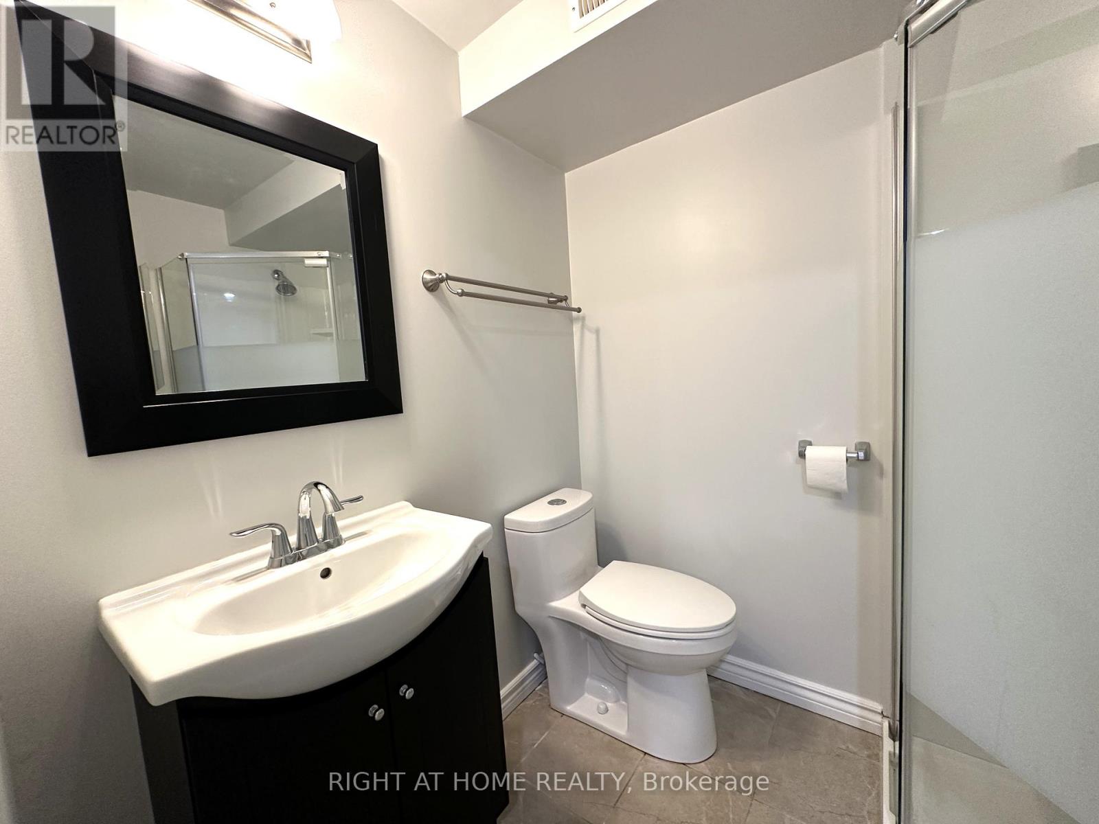 56 Longueuil Place, Whitby, Ontario  L1R 3H1 - Photo 10 - E12847578