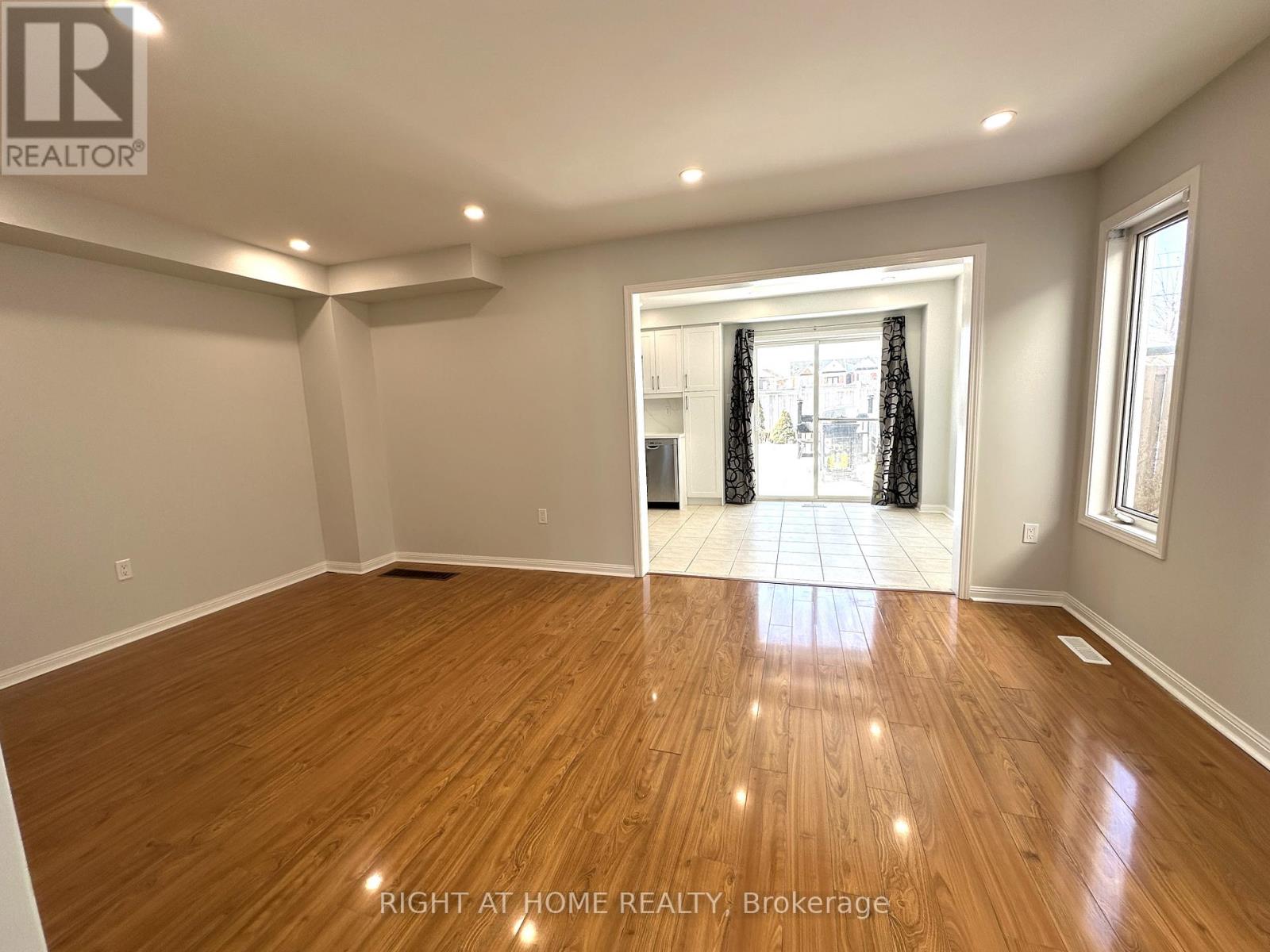 56 Longueuil Place, Whitby, Ontario  L1R 3H1 - Photo 18 - E12847578