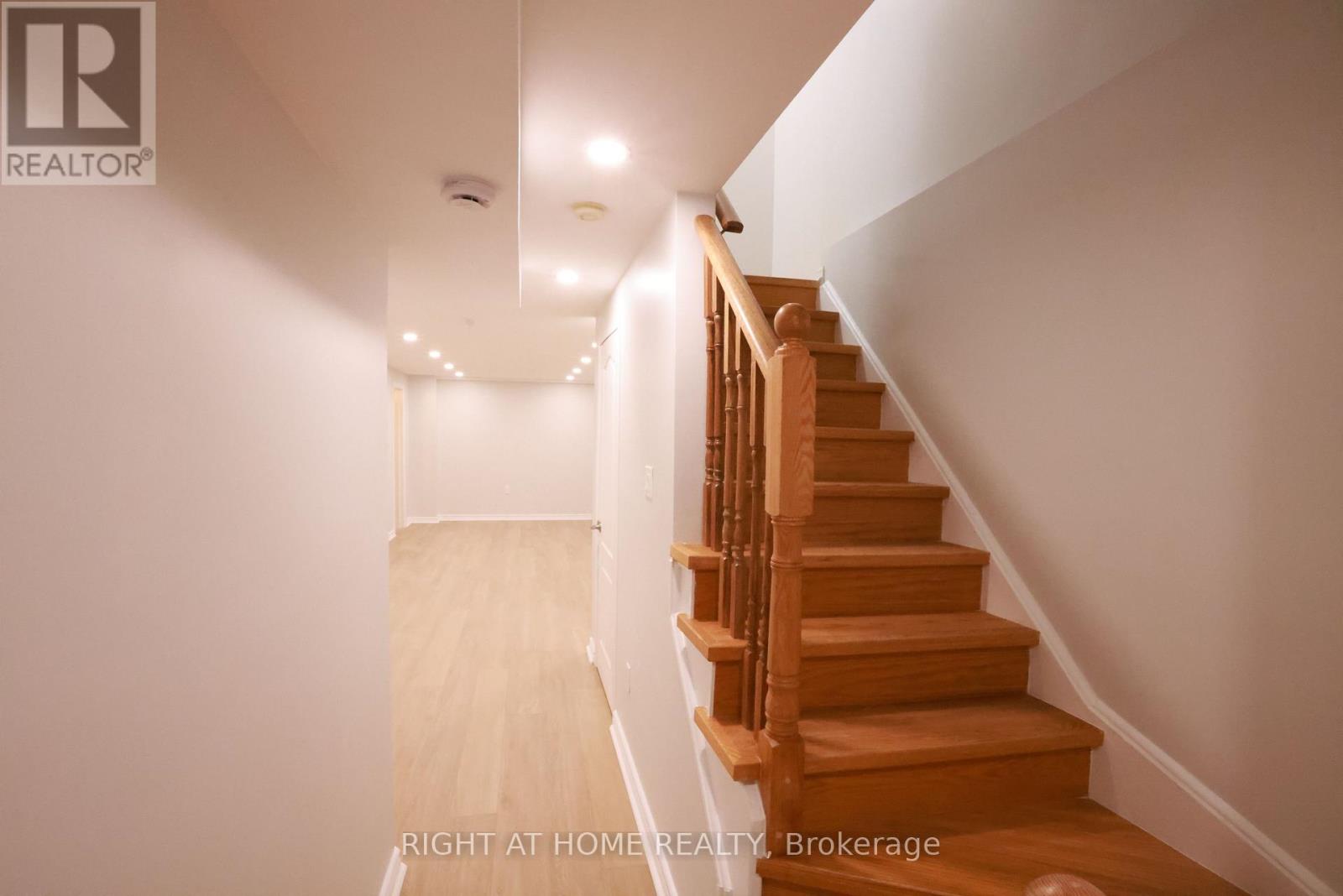 56 Longueuil Place, Whitby, Ontario  L1R 3H1 - Photo 35 - E12847578