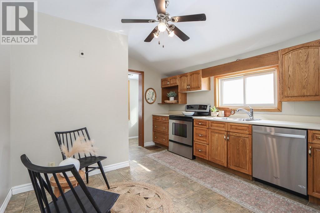 9 Power Street, Copper Cliff, Ontario  P0M 1N0 - Photo 11 - 2126642