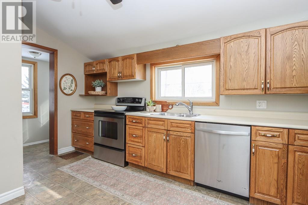 9 Power Street, Copper Cliff, Ontario  P0M 1N0 - Photo 12 - 2126642