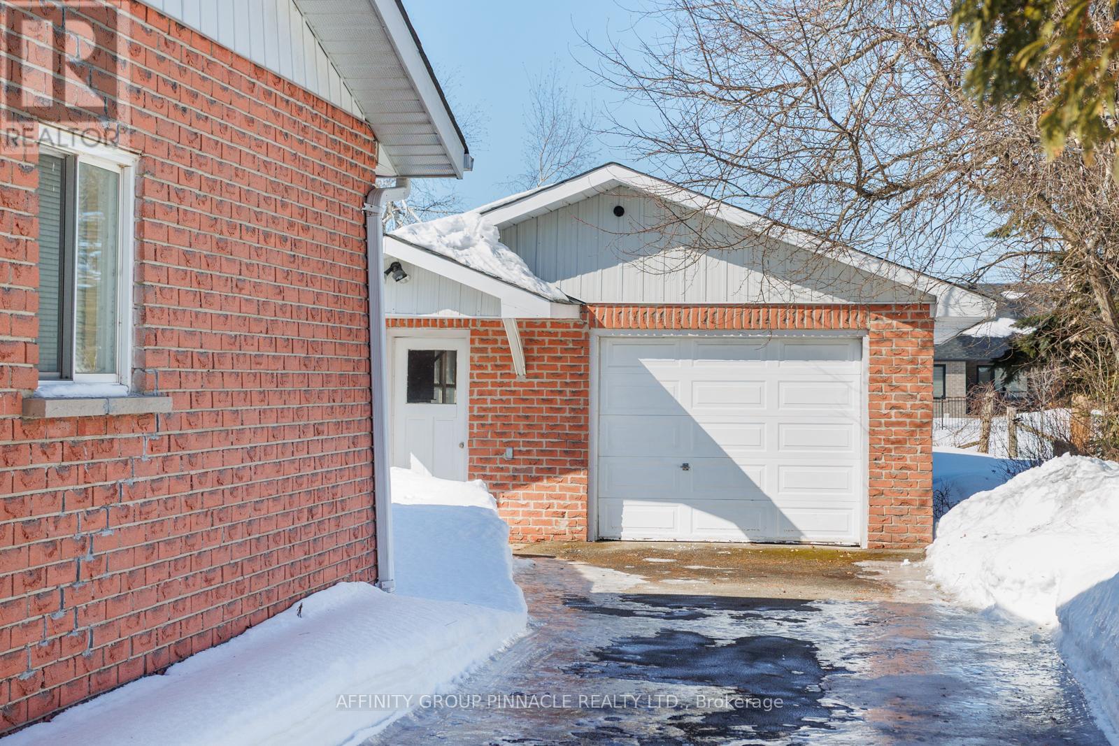 4055 35 Highway, Kawartha Lakes (Fenelon), Ontario  K0M 1A0 - Photo 40 - X12839490