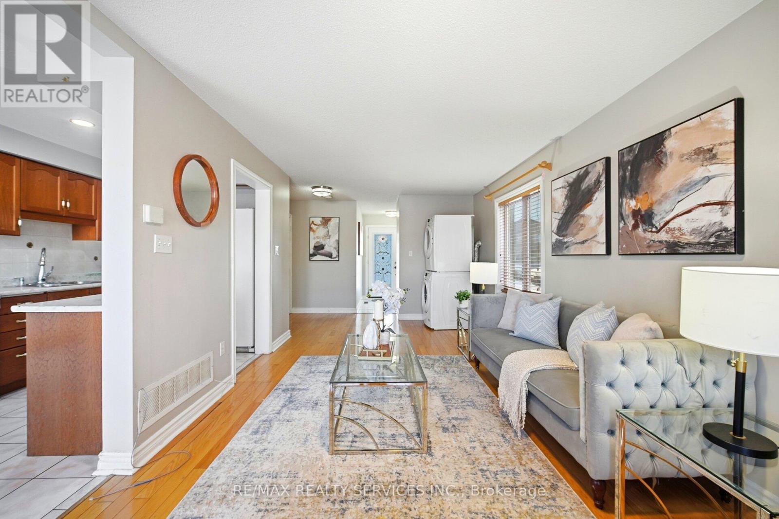 122 Twin Pines Crescent, Brampton (Northwest Sandalwood Parkway), Ontario  L7A 1N1 - Photo 11 - W12847524