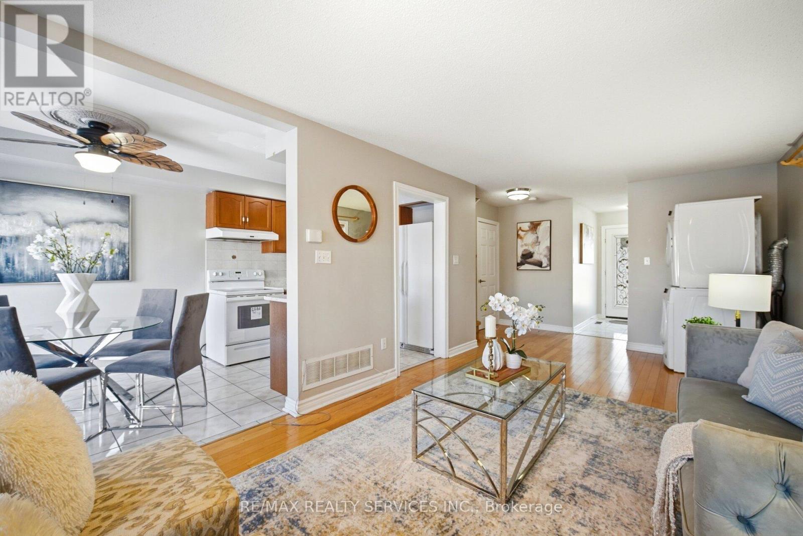 122 Twin Pines Crescent, Brampton (Northwest Sandalwood Parkway), Ontario  L7A 1N1 - Photo 12 - W12847524