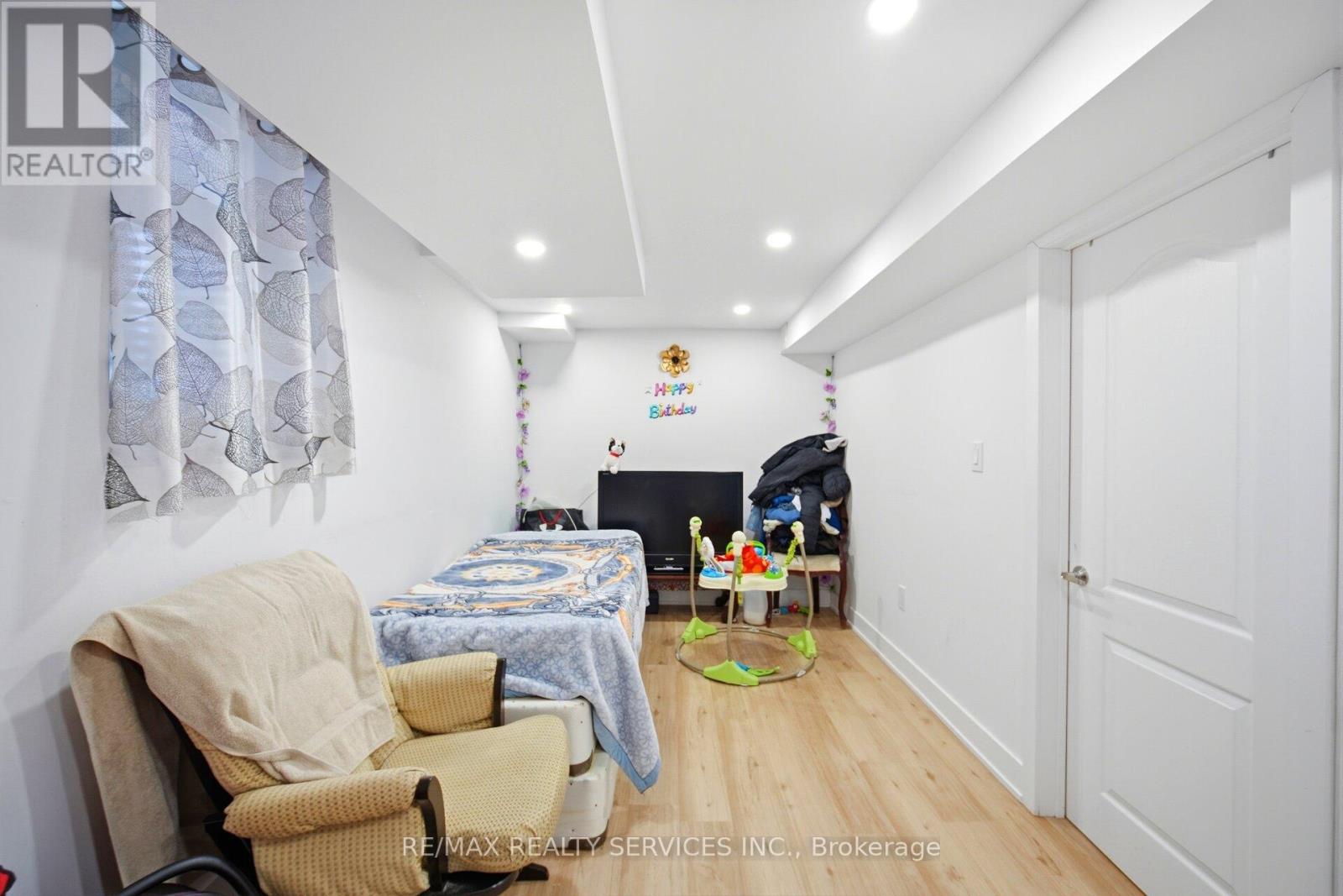 122 Twin Pines Crescent, Brampton (Northwest Sandalwood Parkway), Ontario  L7A 1N1 - Photo 35 - W12847524