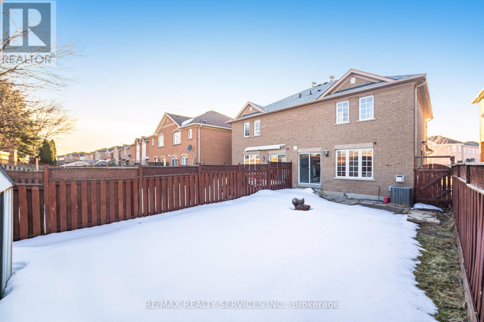 122 Twin Pines Crescent, Brampton (Northwest Sandalwood Parkway), Ontario  L7A 1N1 - Photo 46 - W12847524