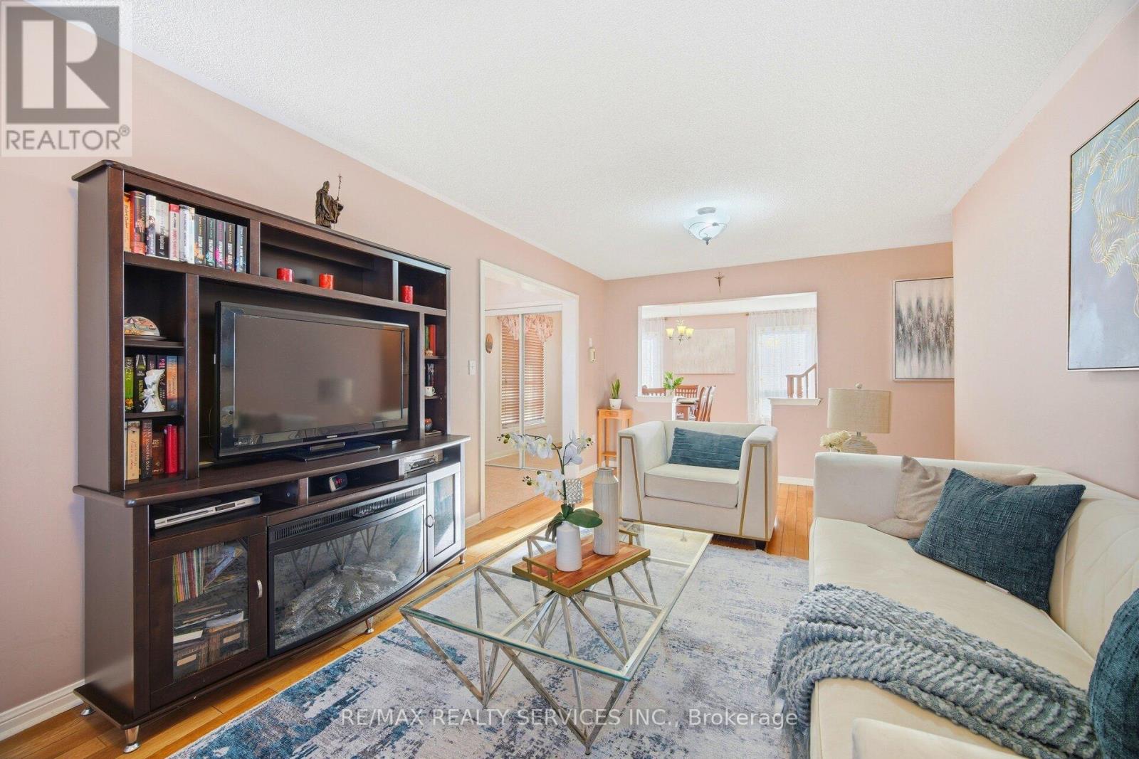 16 Mortimer Drive, Brampton, Ontario  L7A 3N1 - Photo 10 - W12847530