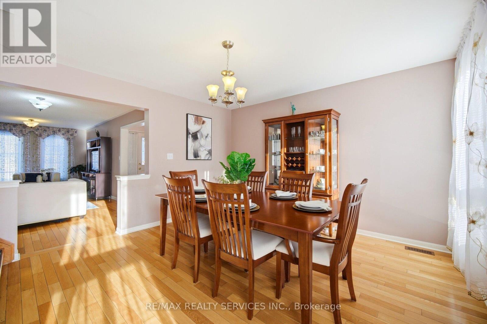 16 Mortimer Drive, Brampton, Ontario  L7A 3N1 - Photo 13 - W12847530