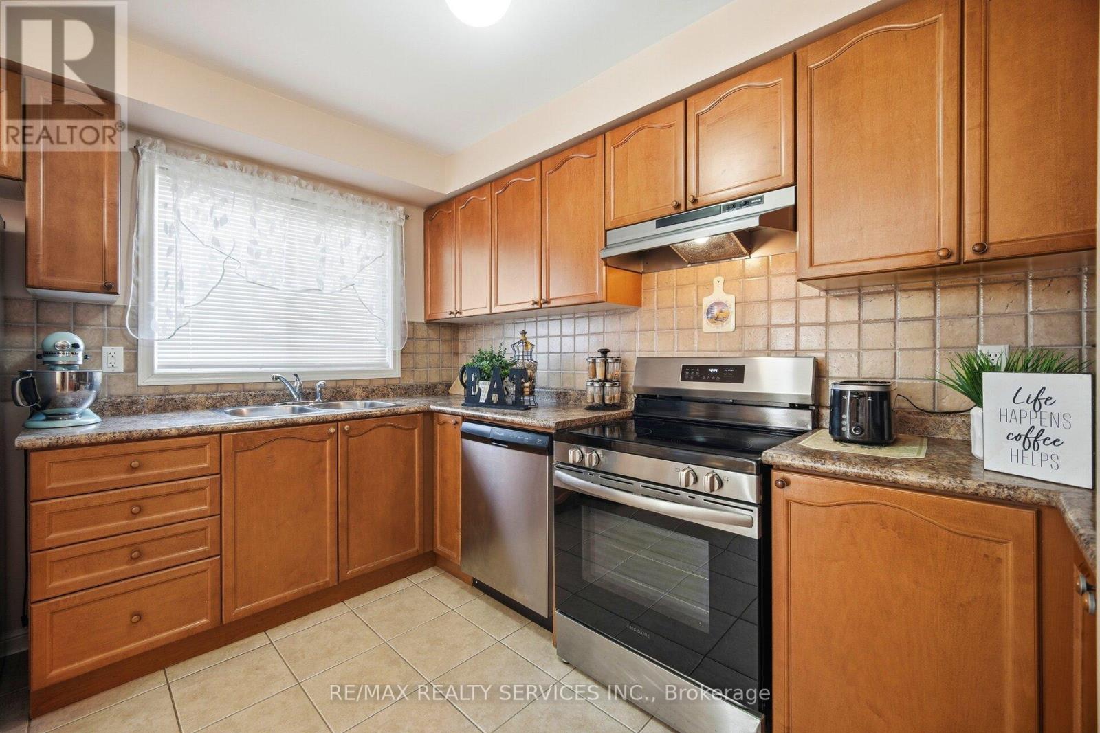 16 Mortimer Drive, Brampton, Ontario  L7A 3N1 - Photo 18 - W12847530