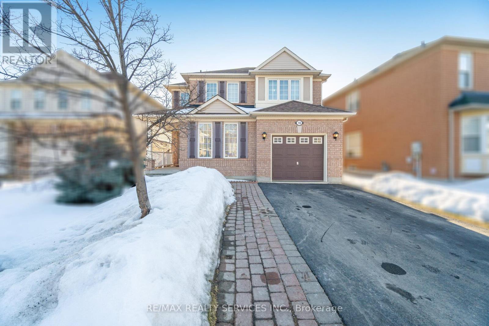 16 Mortimer Drive, Brampton, Ontario  L7A 3N1 - Photo 2 - W12847530