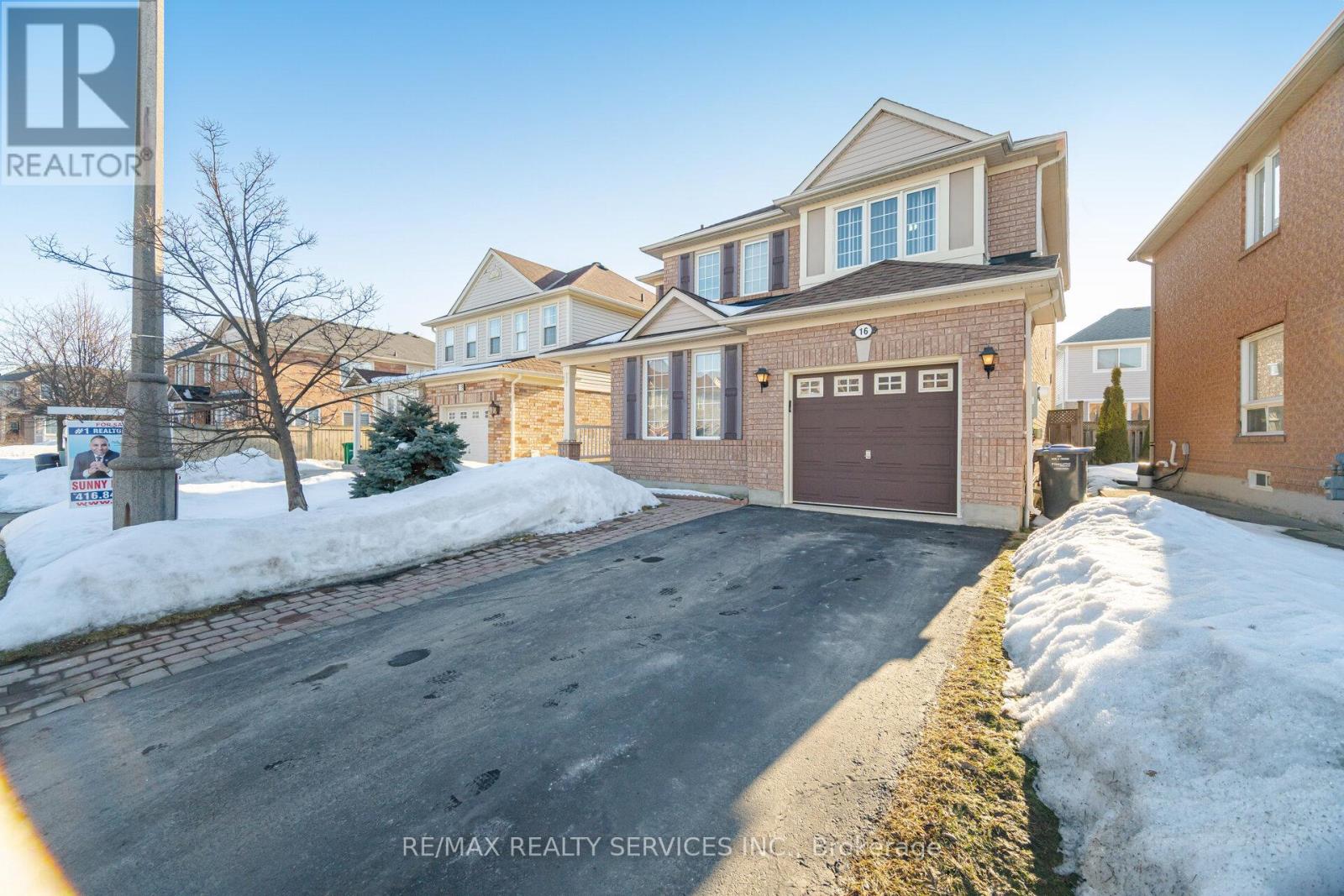 16 Mortimer Drive, Brampton, Ontario  L7A 3N1 - Photo 3 - W12847530