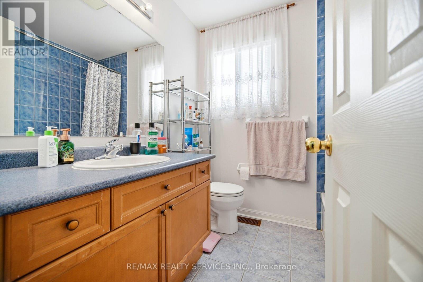 16 Mortimer Drive, Brampton, Ontario  L7A 3N1 - Photo 35 - W12847530