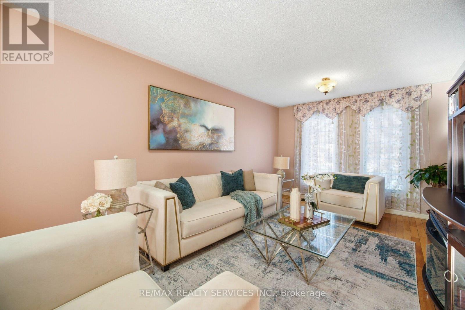 16 Mortimer Drive, Brampton, Ontario  L7A 3N1 - Photo 7 - W12847530