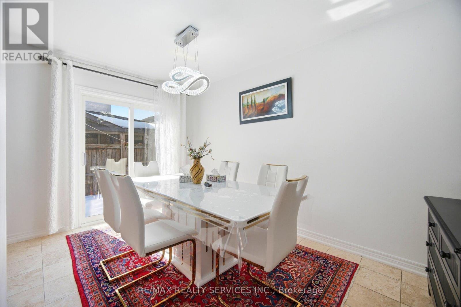 28 Gold Park Place, Brampton, Ontario  L7A 2E2 - Photo 12 - W12847532