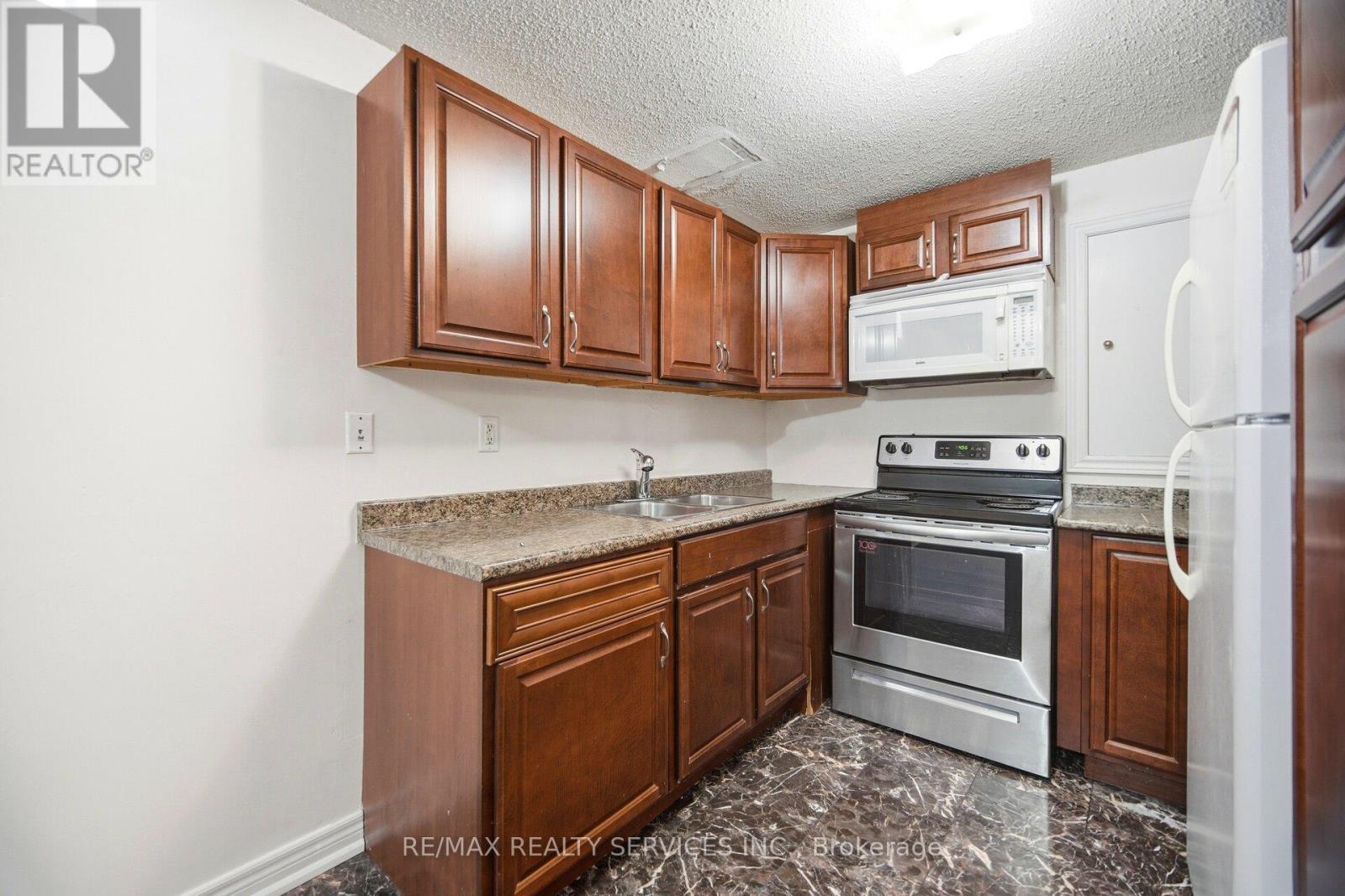 28 Gold Park Place, Brampton, Ontario  L7A 2E2 - Photo 44 - W12847532