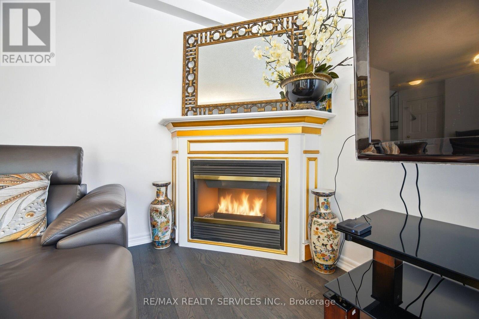 28 Gold Park Place, Brampton, Ontario  L7A 2E2 - Photo 8 - W12847532