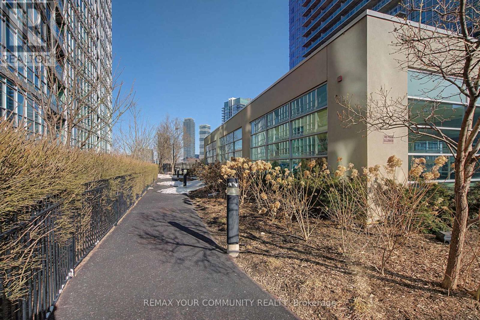 2008 - 185 Legion Road N, Toronto, Ontario  M8Y 0A1 - Photo 28 - W12847568