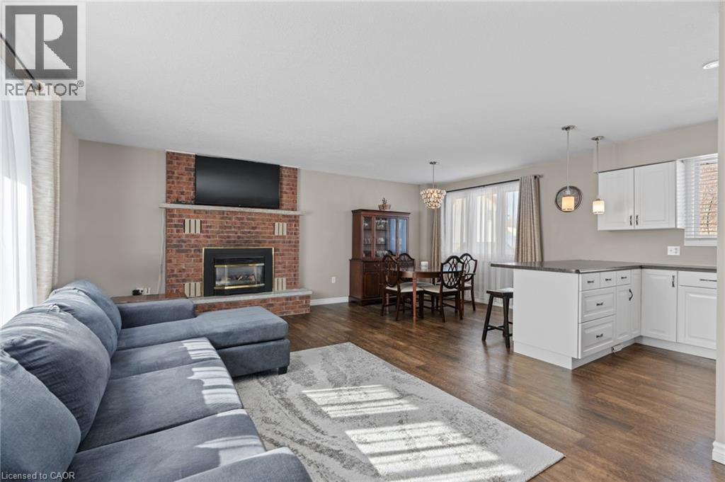 218 Arris Crescent, Mitchell, Ontario  N0K 1N0 - Photo 6 - 40807832